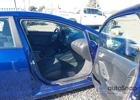 2018 Kia Forte Lx z USA, uszkodzony, nr VIN 3KPFK4A78JE212127